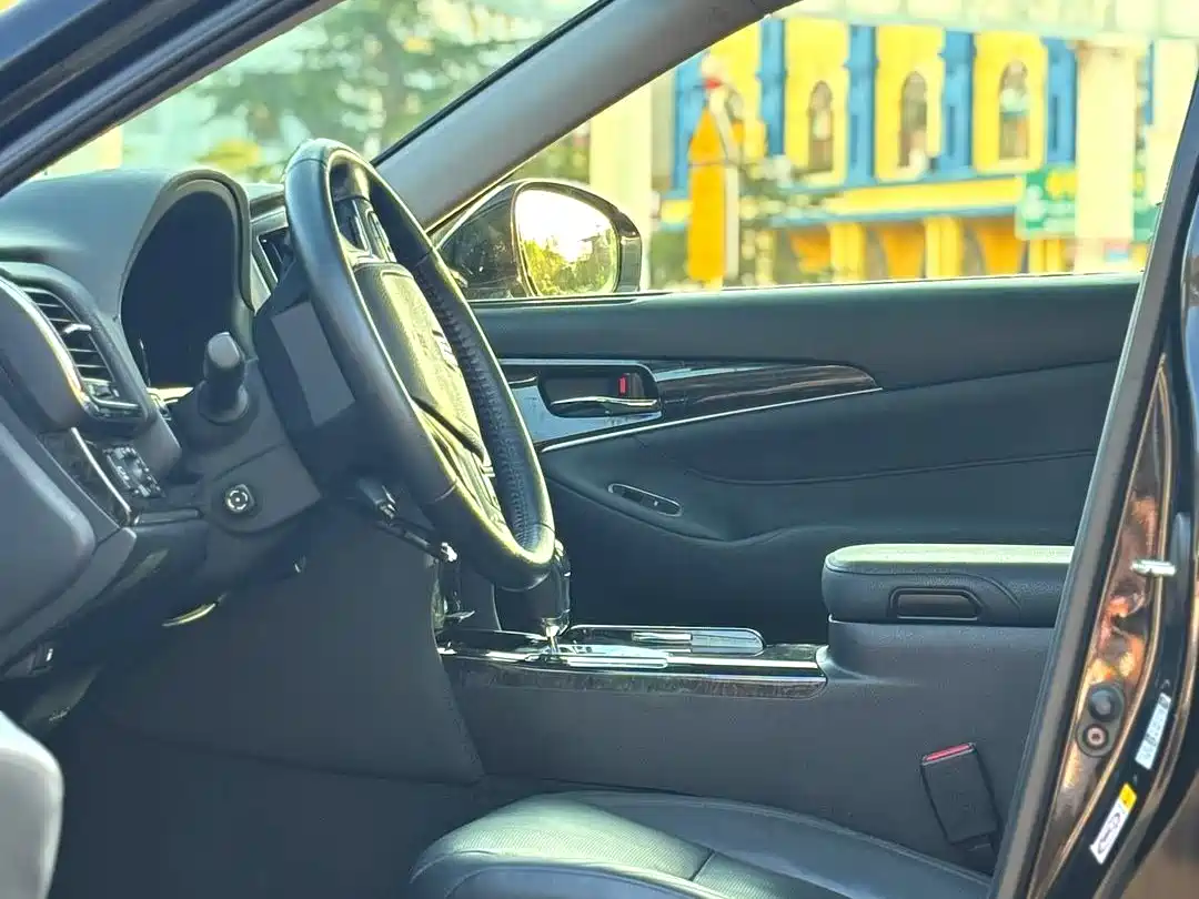 Toyota Crown 2015 2.0T Fashion фото 14