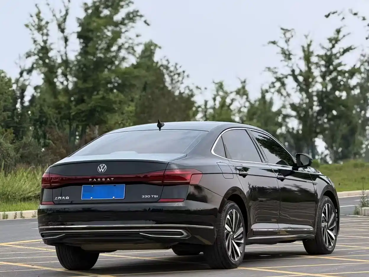 Volkswagen Passat 2022 330TSI Premium Edition фото 7