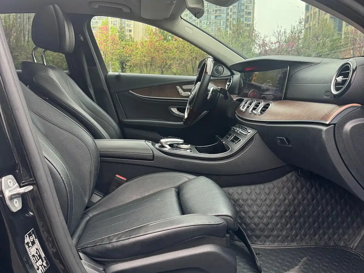 Mercedes-Benz E-Class 2016 E 300 L Fashion Type фото 12