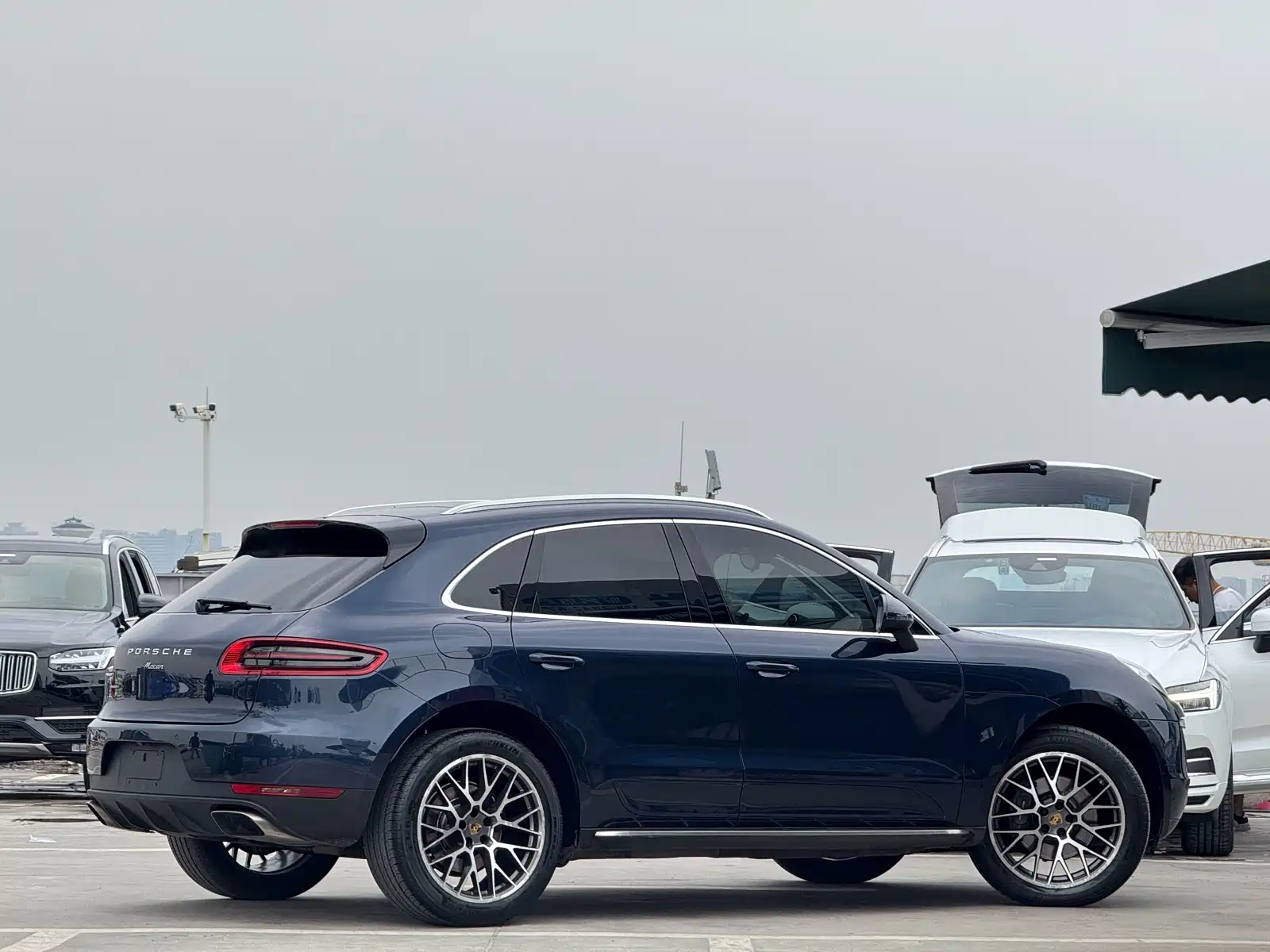 Photo 5 - Porsche Macan