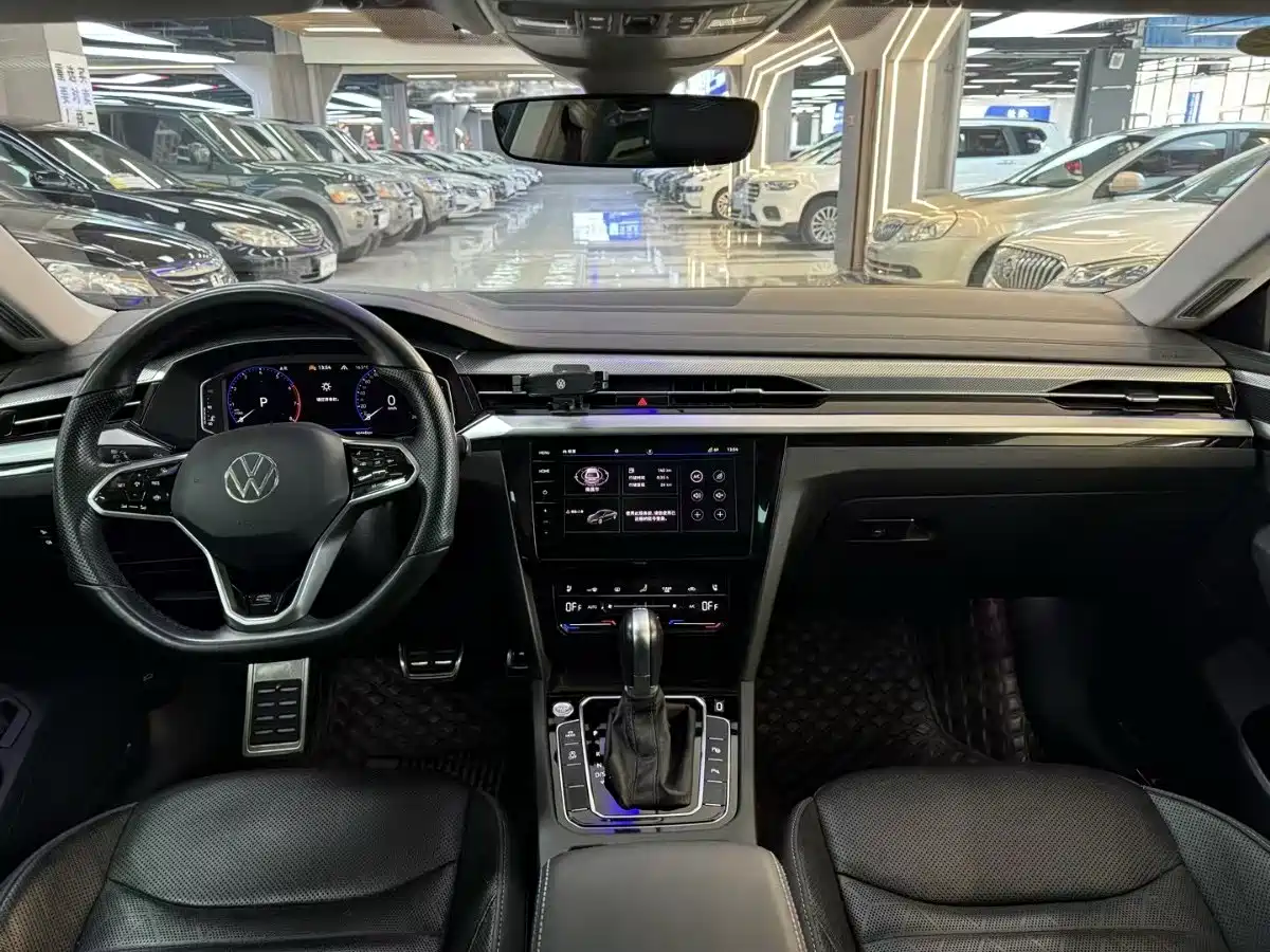 Volkswagen FAW-Volkswagen CC 2023 380TSI Eye-catching Edition фото 7