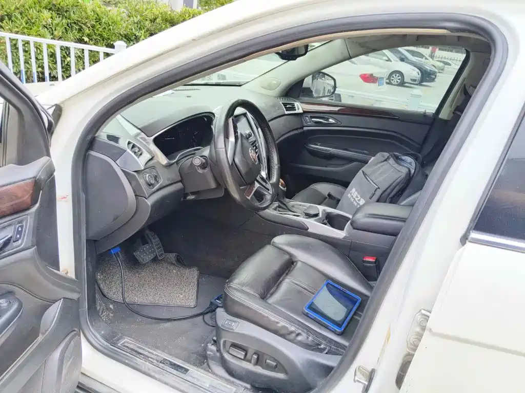 Cadillac SRX 2013 2013 3.0L Leading