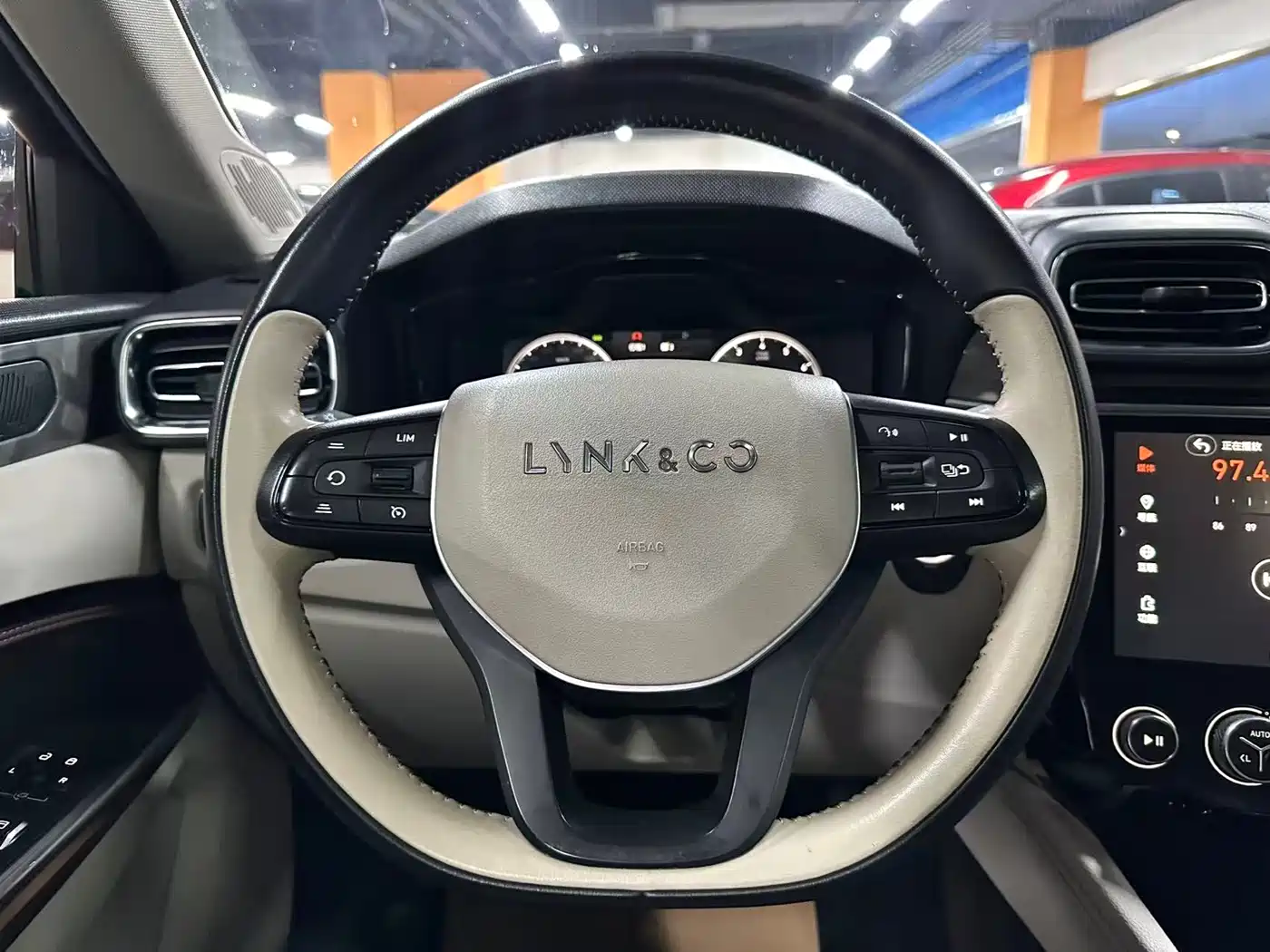 Lynk & Co 02 2020 1.5T DCT 2WD Shine Edition фото 10
