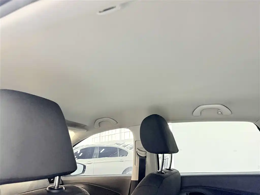 Volkswagen Polo 2018 1.5L Auto Safe Drive фото 17