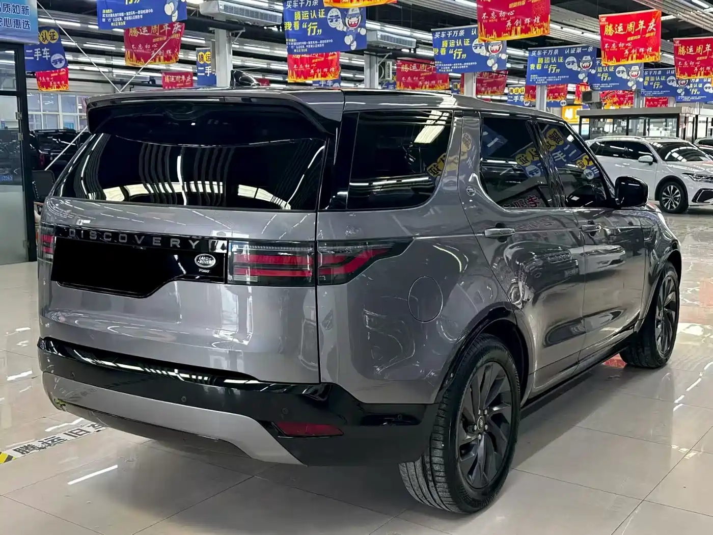 Land Rover Discovery 2021 360PS R-Dynamic S фото 4