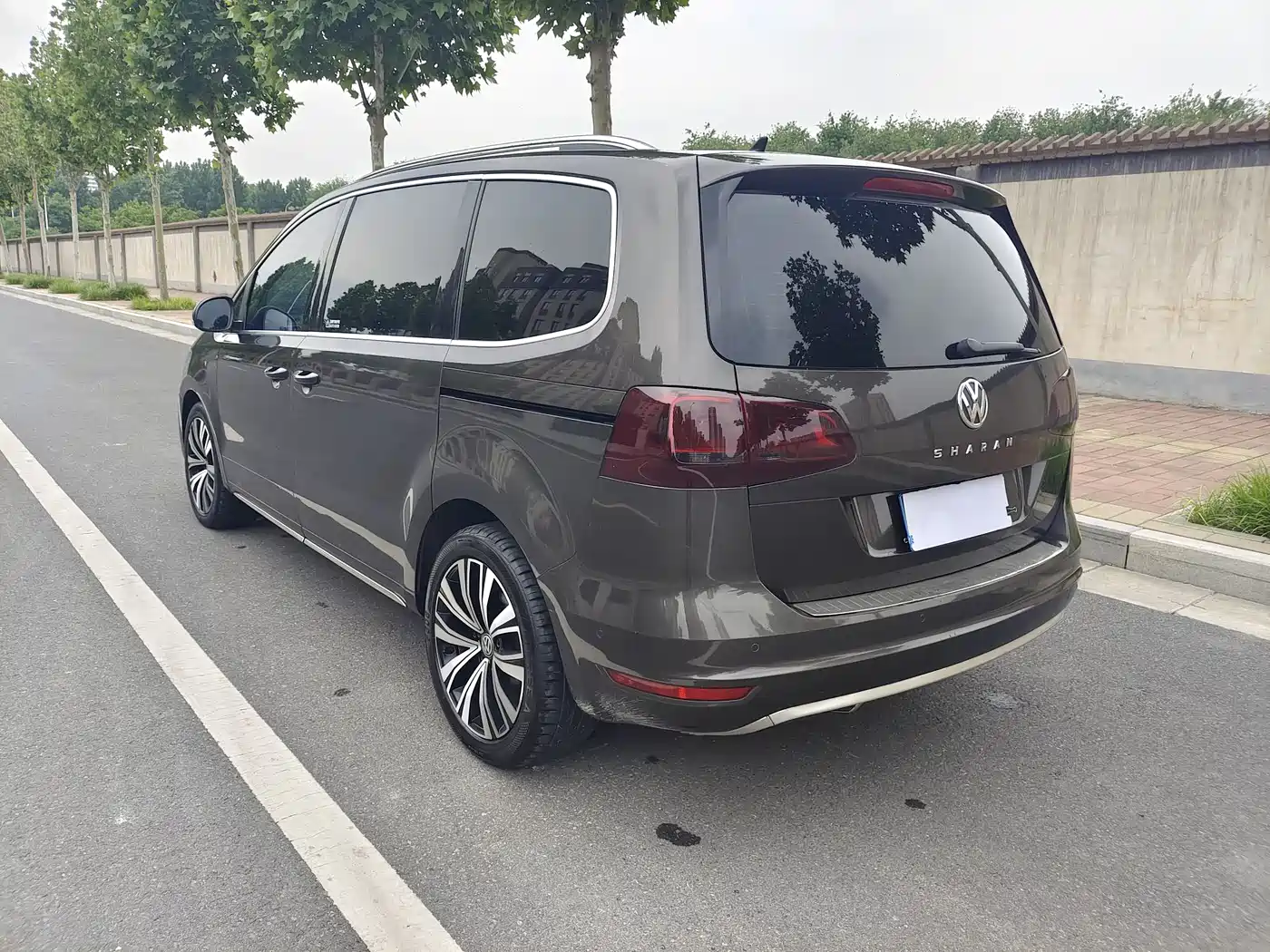 Volkswagen Sharan 2014 2.0TSI Luxury фото 14