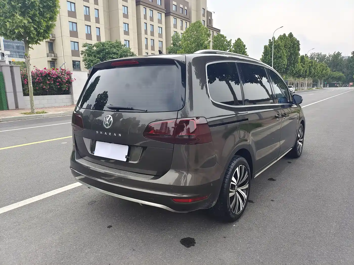 Volkswagen Sharan 2014 2.0TSI Luxury фото 16