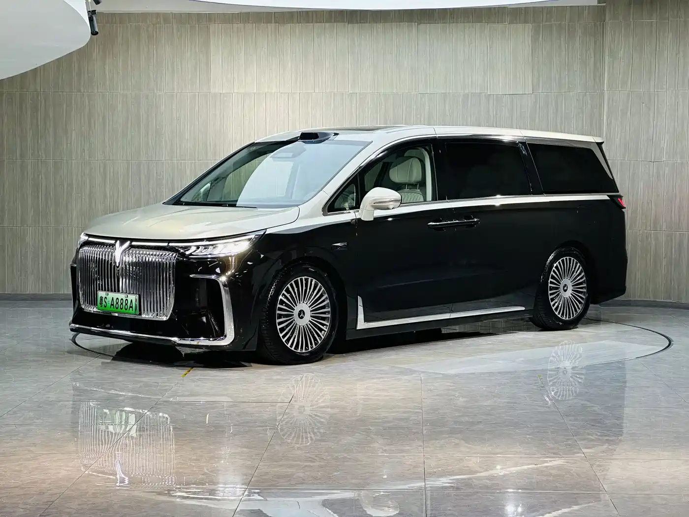 Voyah Auto Voyah Dreamer 2025 PHEV AWD Flagship Qian Kun Edition
