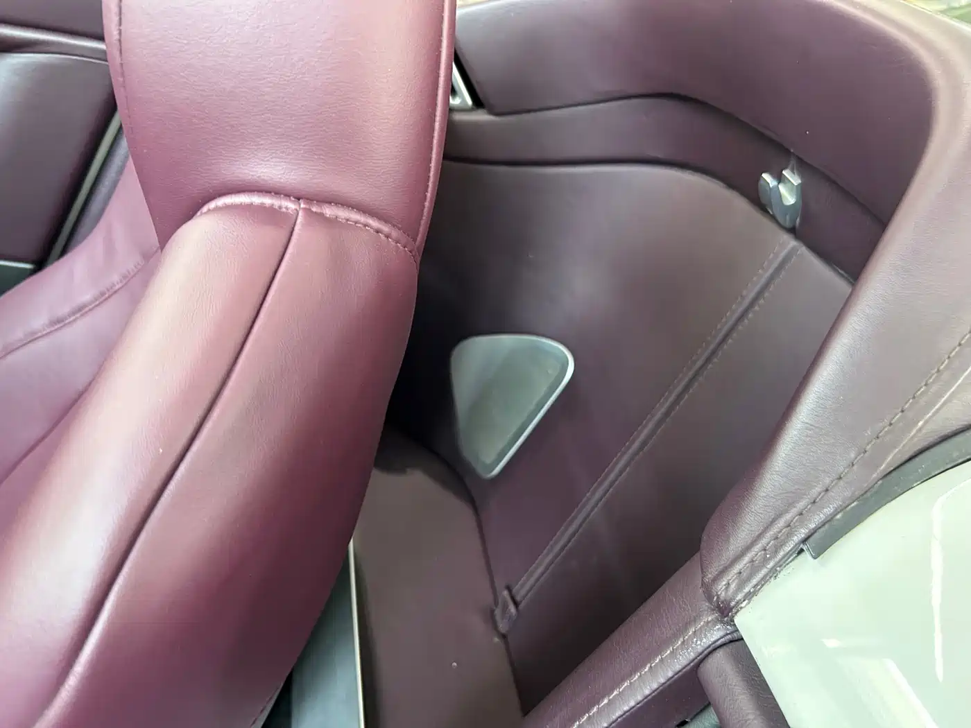 Aston Martin V8 Vantage 2011 2011 4.7L Sportshift Roadster