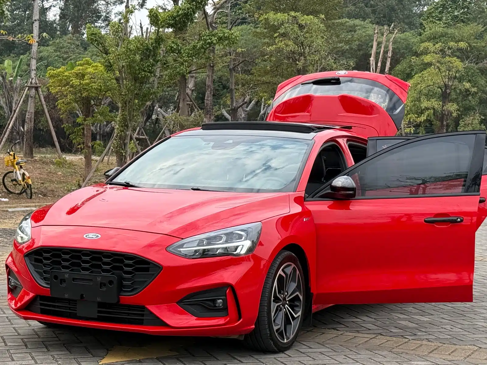 Фото 22 - Ford Focus