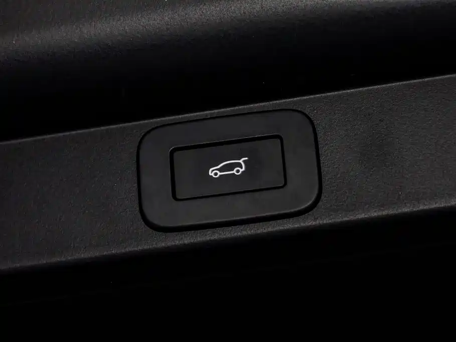Photo 7 - Land Rover Range Rover