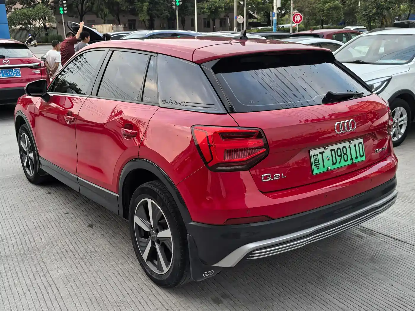 AUDI Q2L E TRON