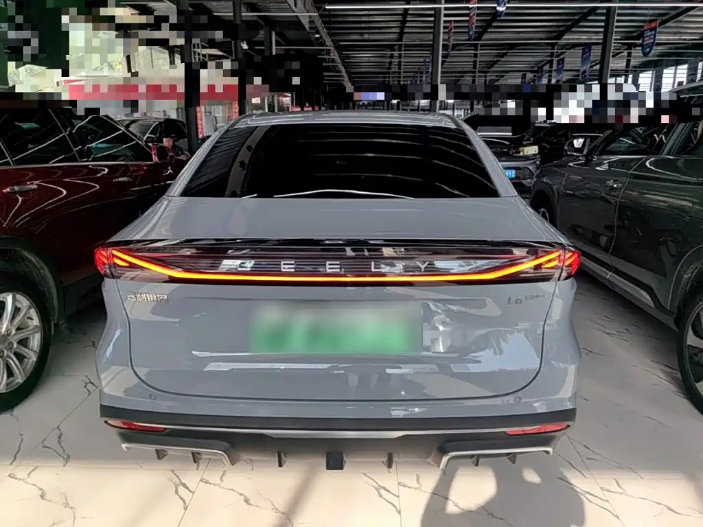 Geely Galaxy Galaxy L6 2025 2025 EM-i 60km Voyage Edition