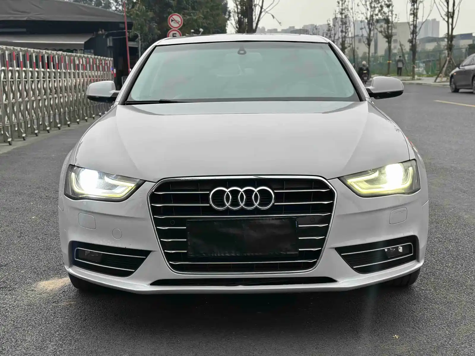 Фото 2 - Audi A4L