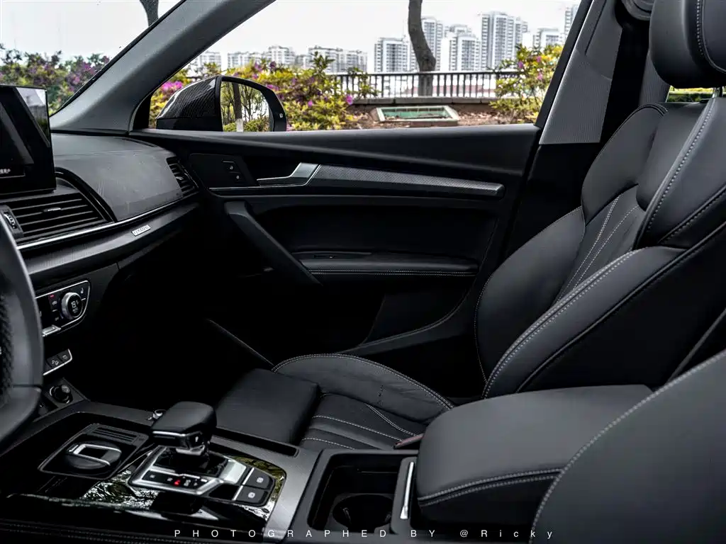 Audi Q5L 2022 40T Luxury Dynamic фото 8