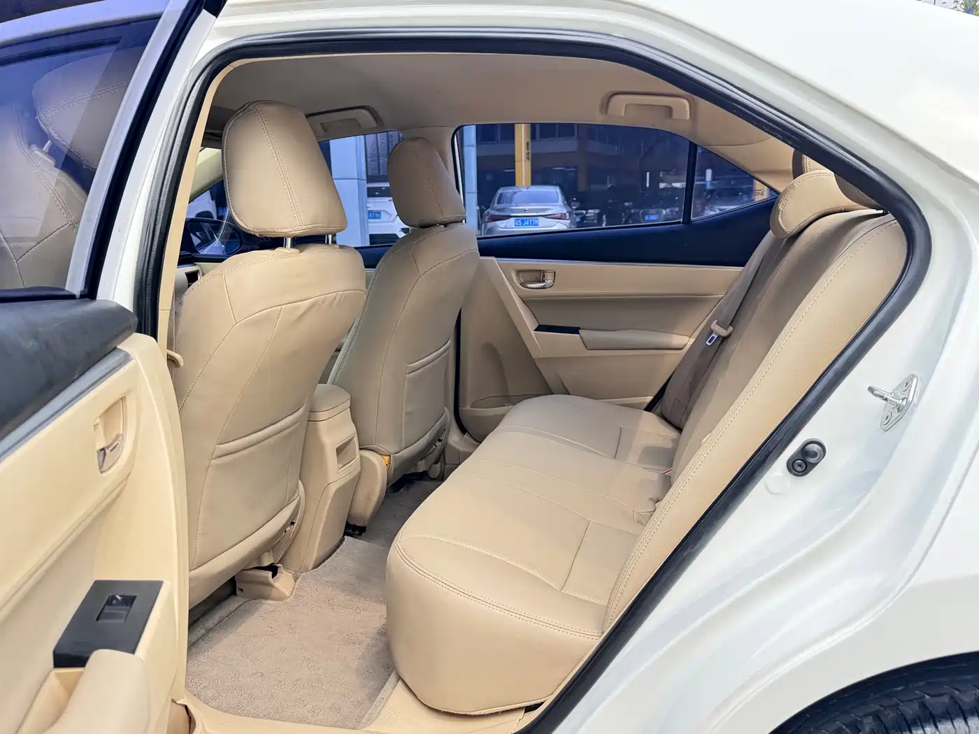 Toyota Corolla 2017 1.2T CVT GL фото 5