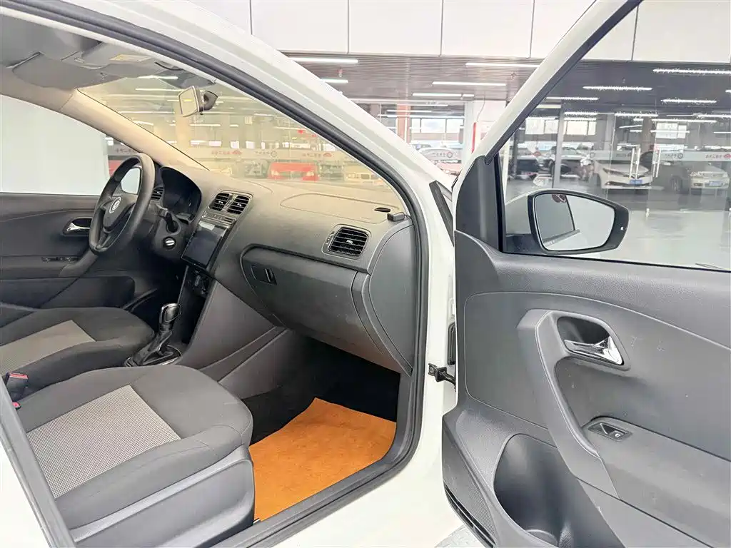 Volkswagen Polo 2018 1.5L Auto Safe Drive фото 23