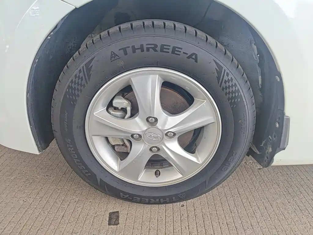 Hyundai Reina 2014 2014 Model 1.4L Automatic GLX