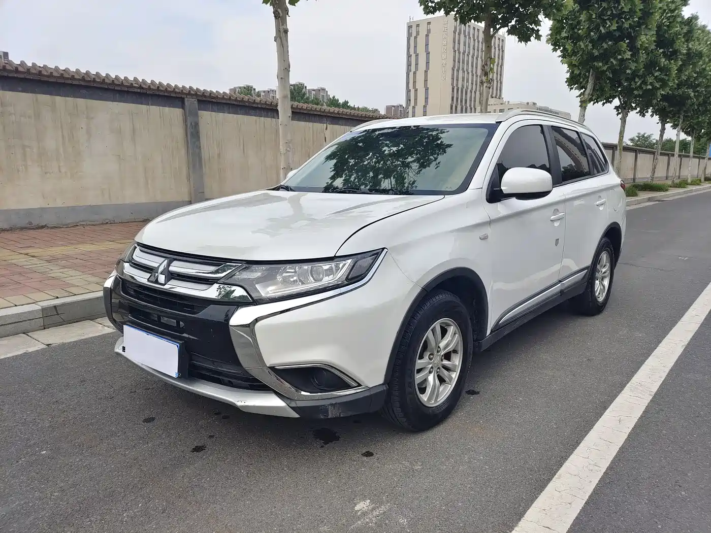 Mitsubishi Outlander 2017 2.0L 2WD Glory 5-seater