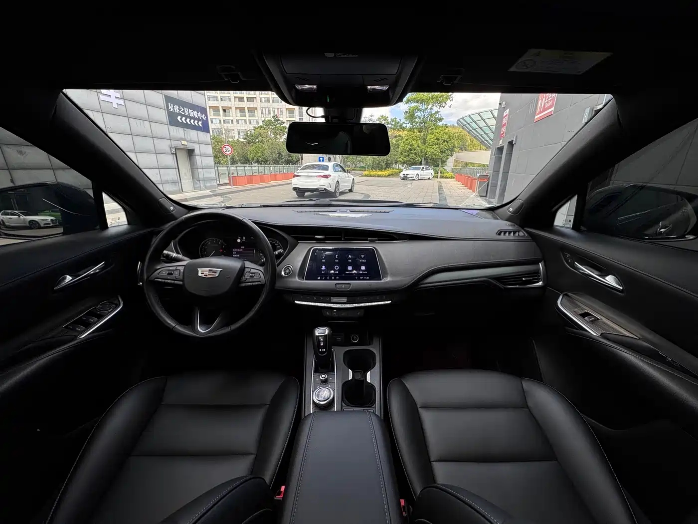 Cadillac XT4 2018 28T FWD Leading Edition фото 9