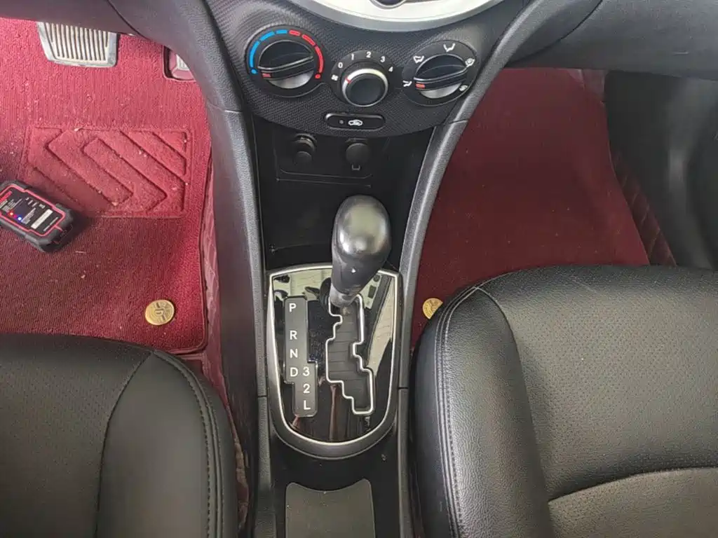 Hyundai Reina 2014 2014 Model 1.4L Automatic GLX