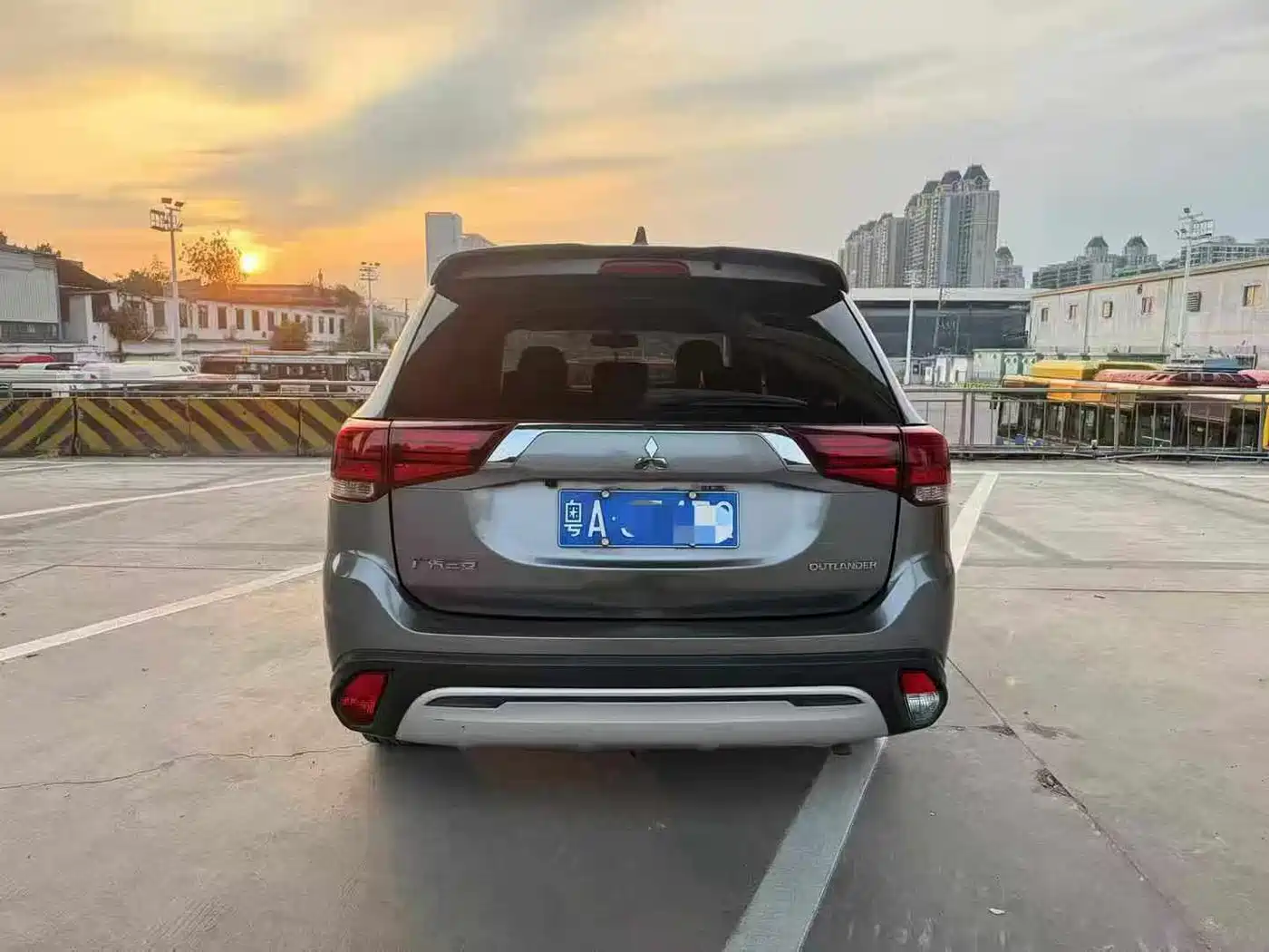 Фото 4 - Mitsubishi Outlander