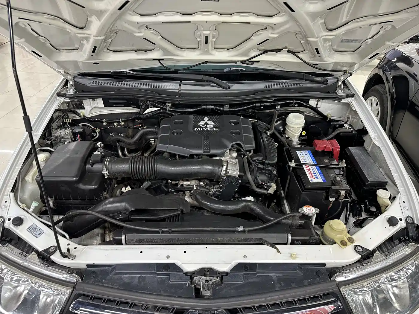 Mitsubishi Pajero Sport 2013 3.0L Automatic 4WD Flagship фото 12