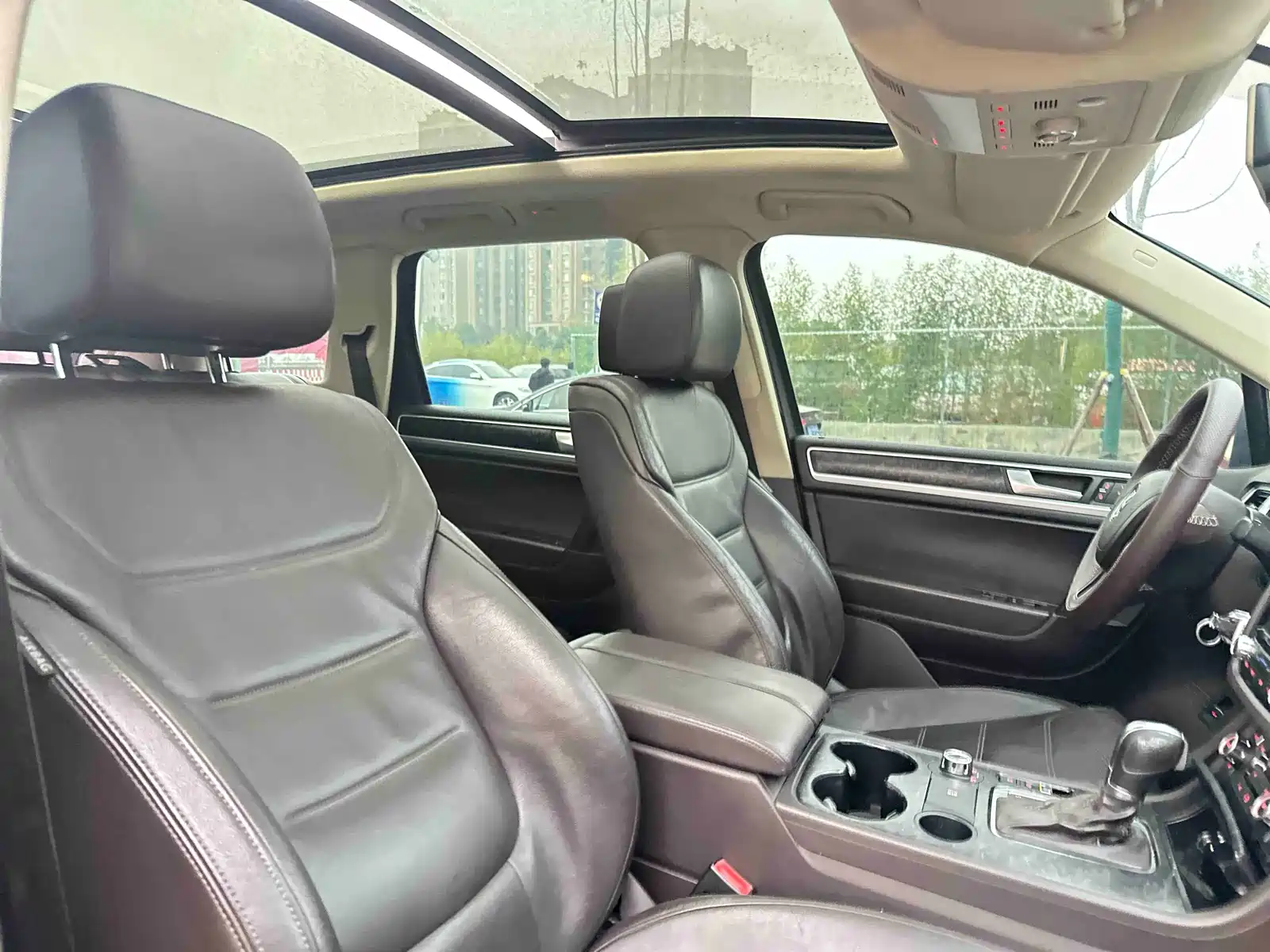 صورة 14 - Volkswagen Touareg