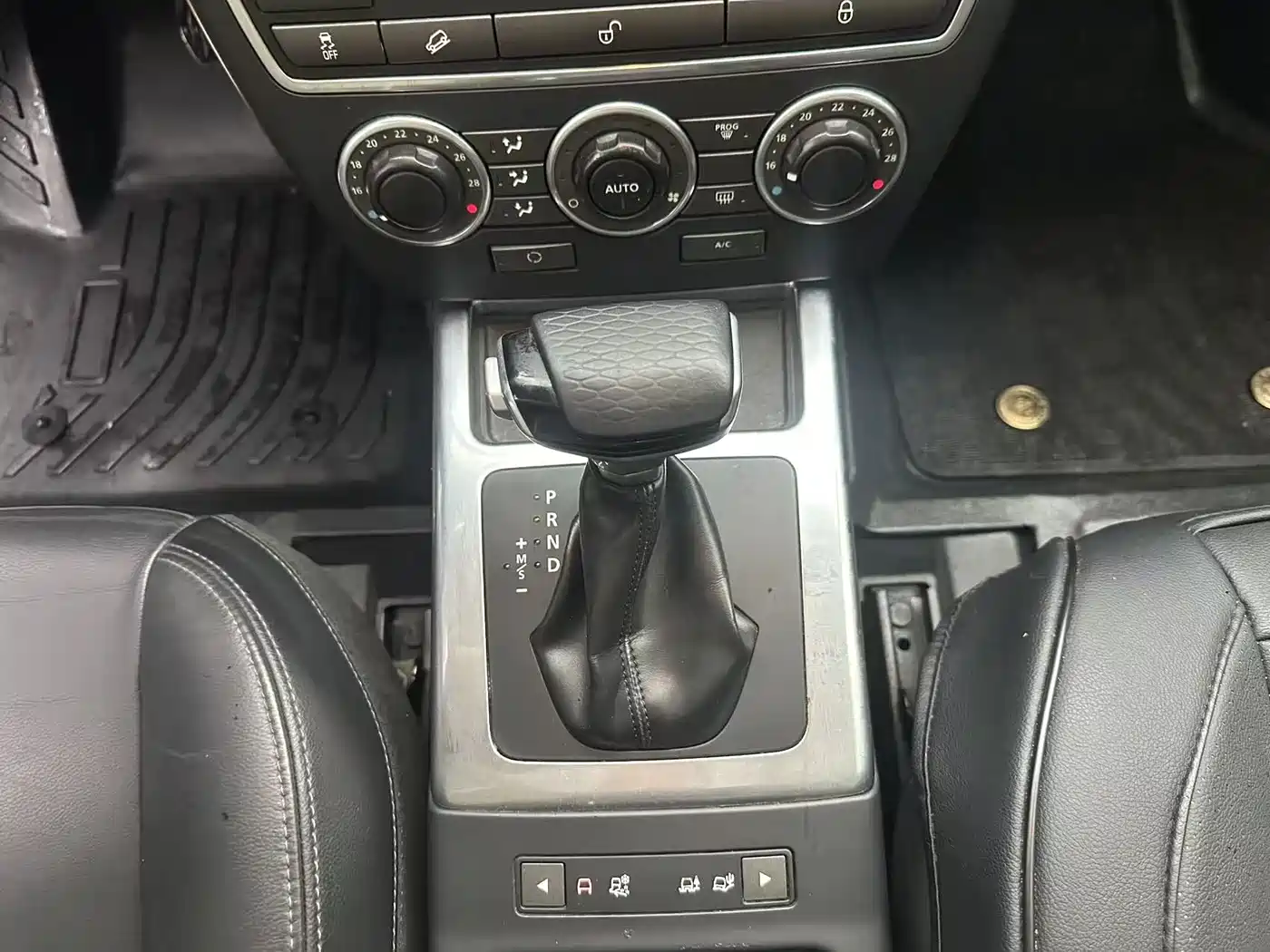 Land Rover Freelander 2 2014 2.0T Si4 S Gasoline Edition фото 15