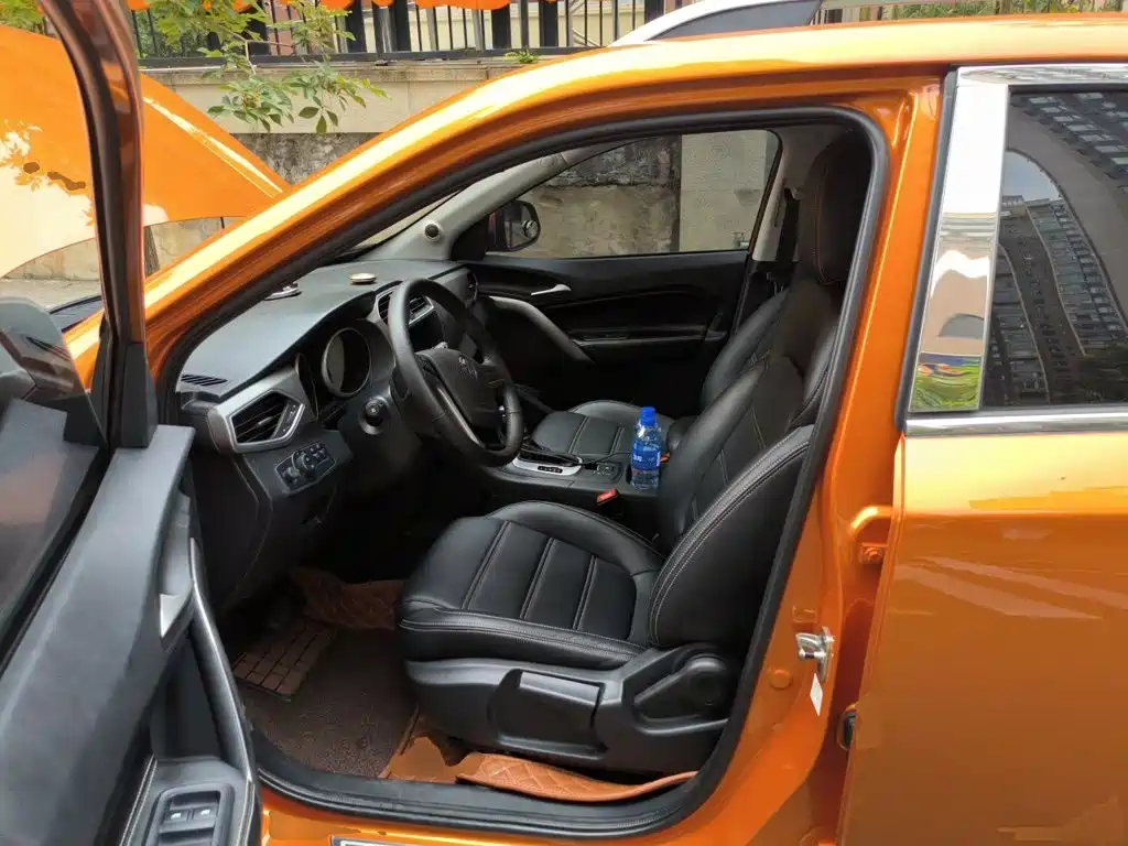 Фото 11 - MG Roewe RX5