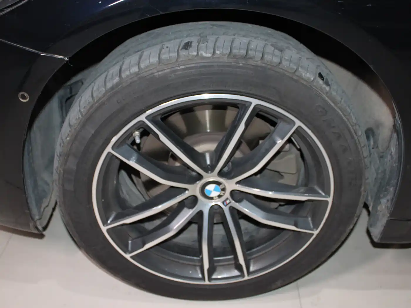 BMW 5 Series 2022 Model Second Facelift 525Li M Sport Package фото 8