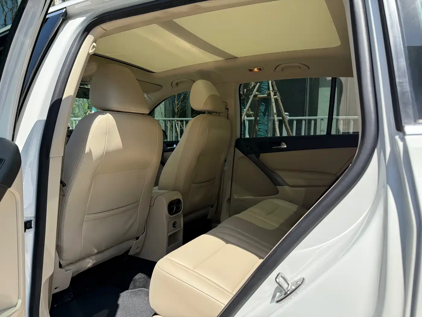 Volkswagen Tiguan 2010 1.8TSI Automatic 4WD Elite фото 11