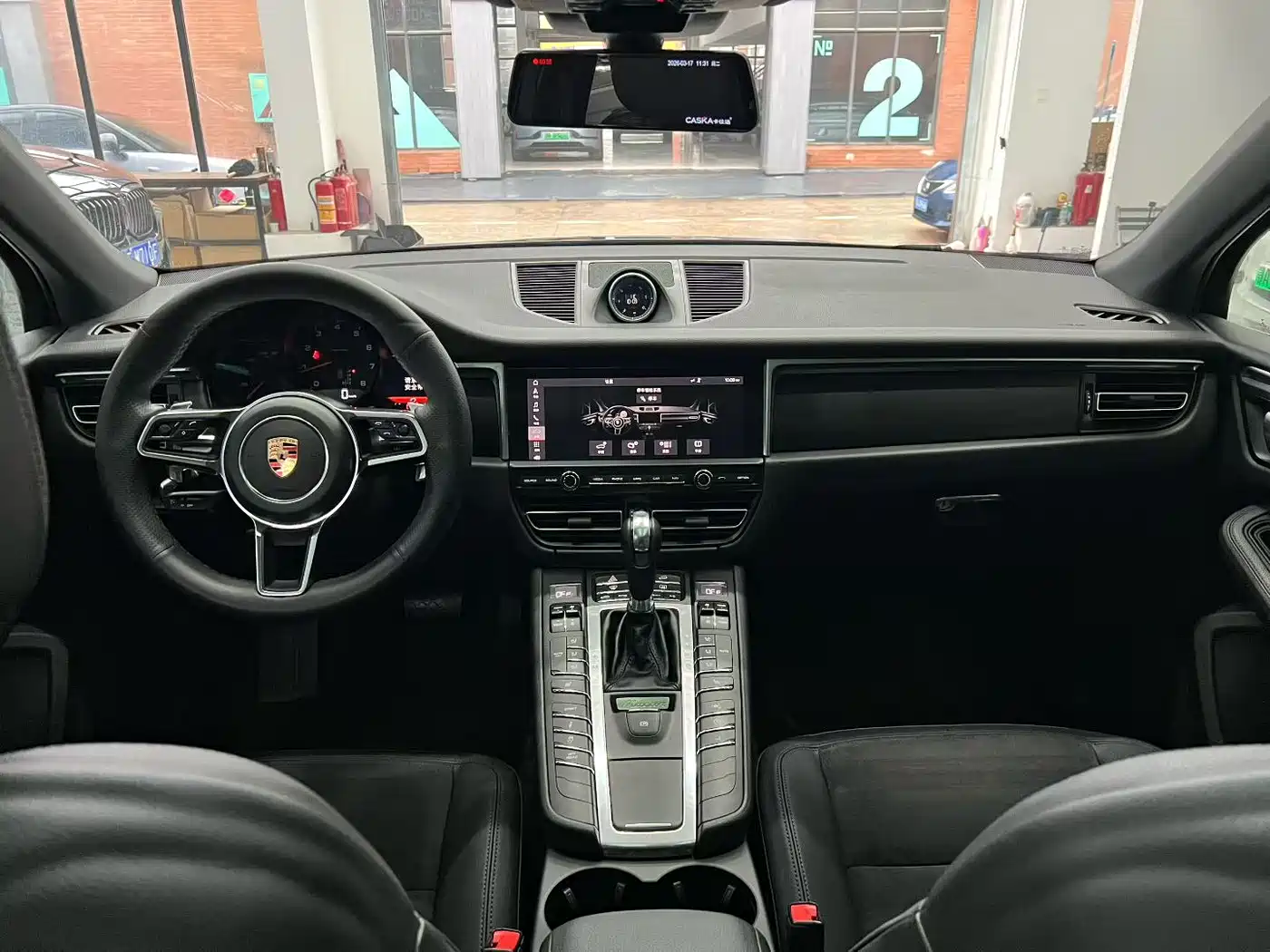 Porsche Macan 2018 Macan 2.0T фото 8