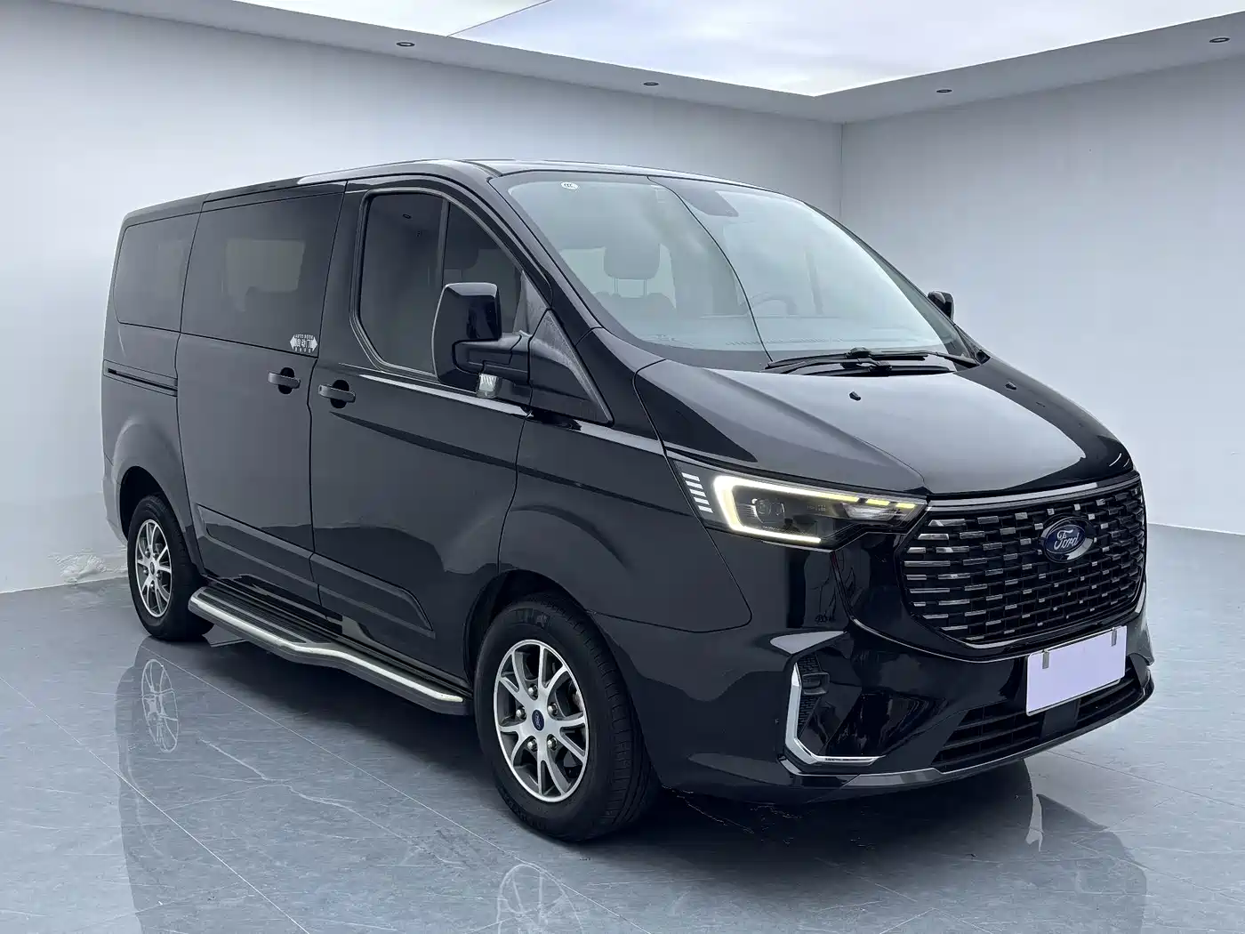 Ford Tourneo 2023 2023 Model 2.0T Auto Premium Edition