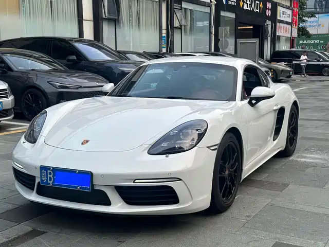 PORSCHE 718