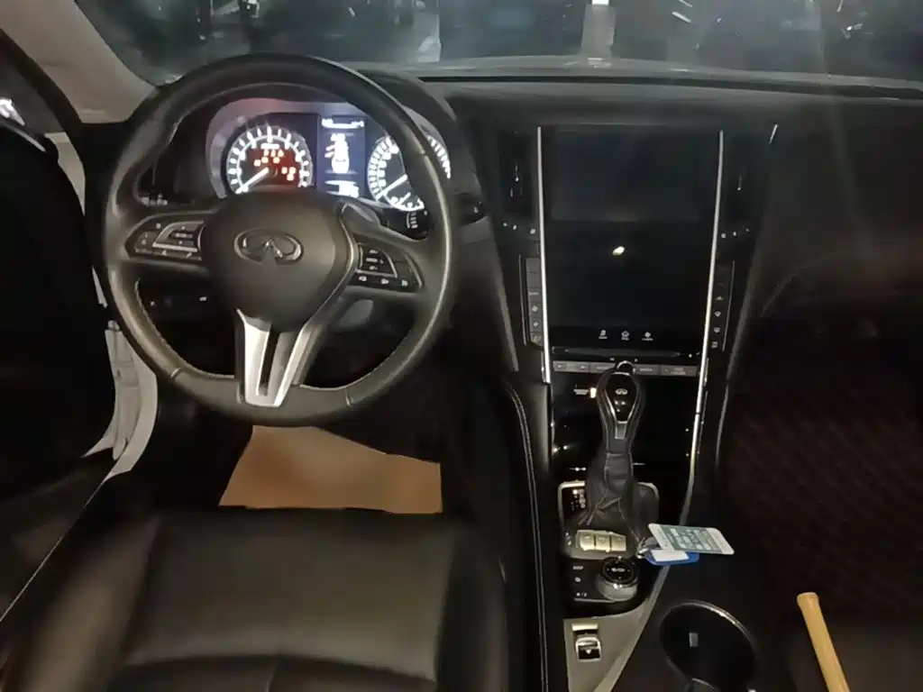 Фото 10 - Infiniti Q50L