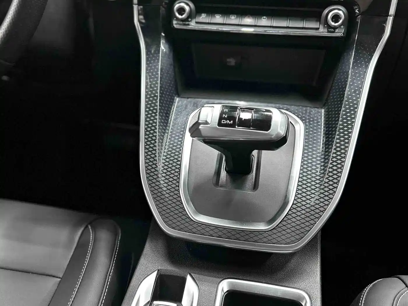 Haval M6 2024 2023 PLUS 1.5T DCT Luxury Smart Connect