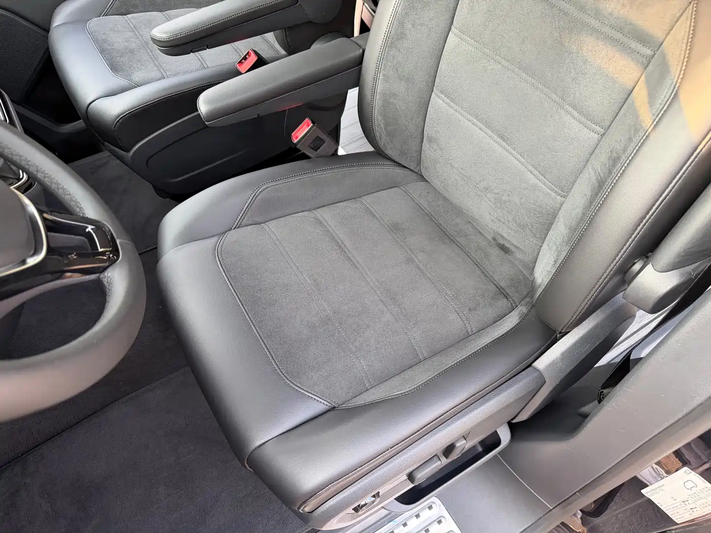 Volkswagen Multivan 2019 2018 2.0TSI 4WD Explorer Edition 7-Seater