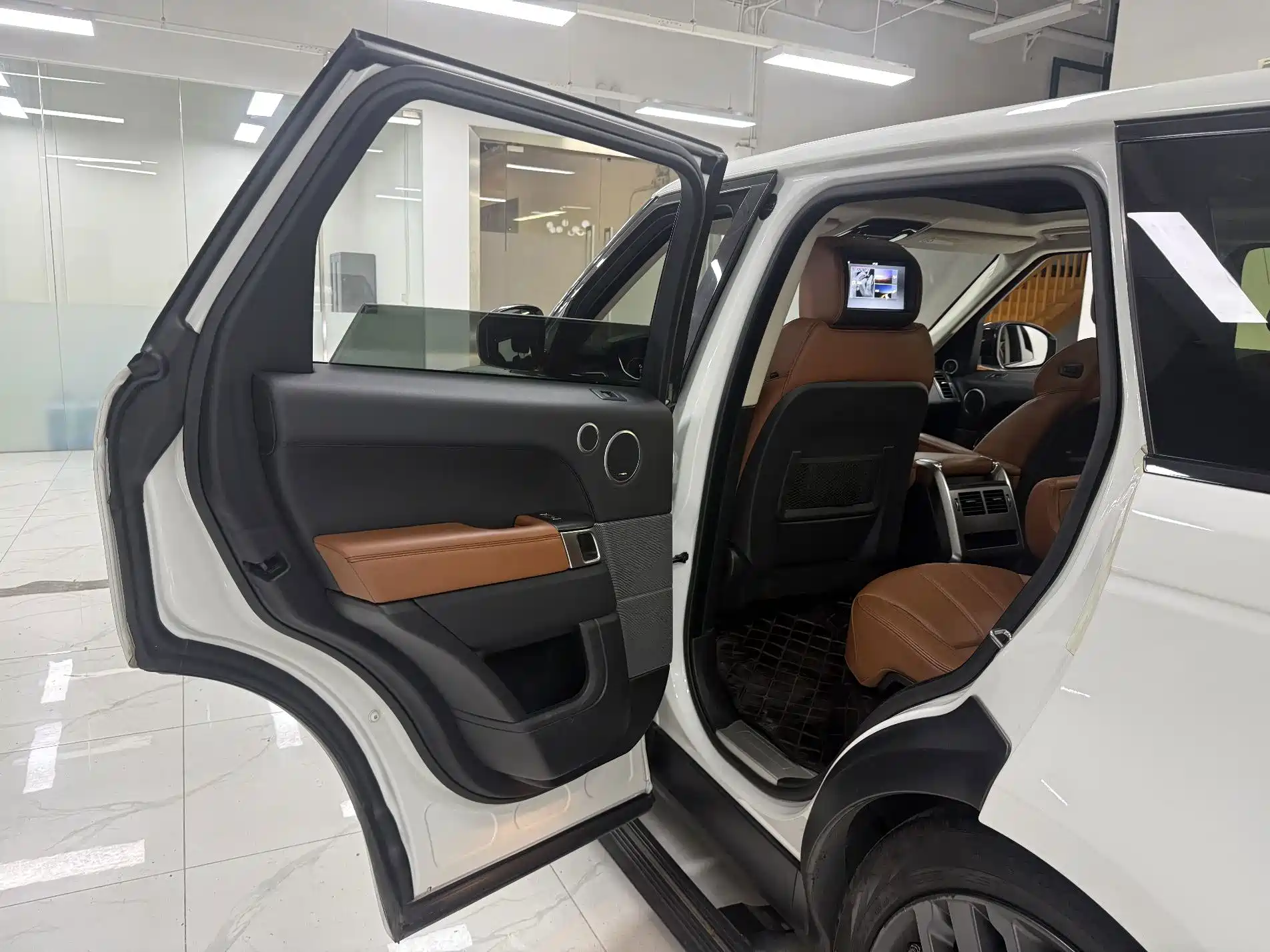 Photo 12 - Land Rover Range Rover Sport