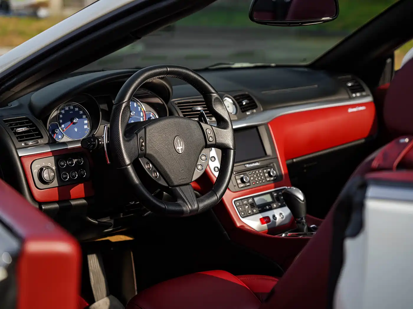 Maserati GranCabrio 2012 4.7L Sport фото 20