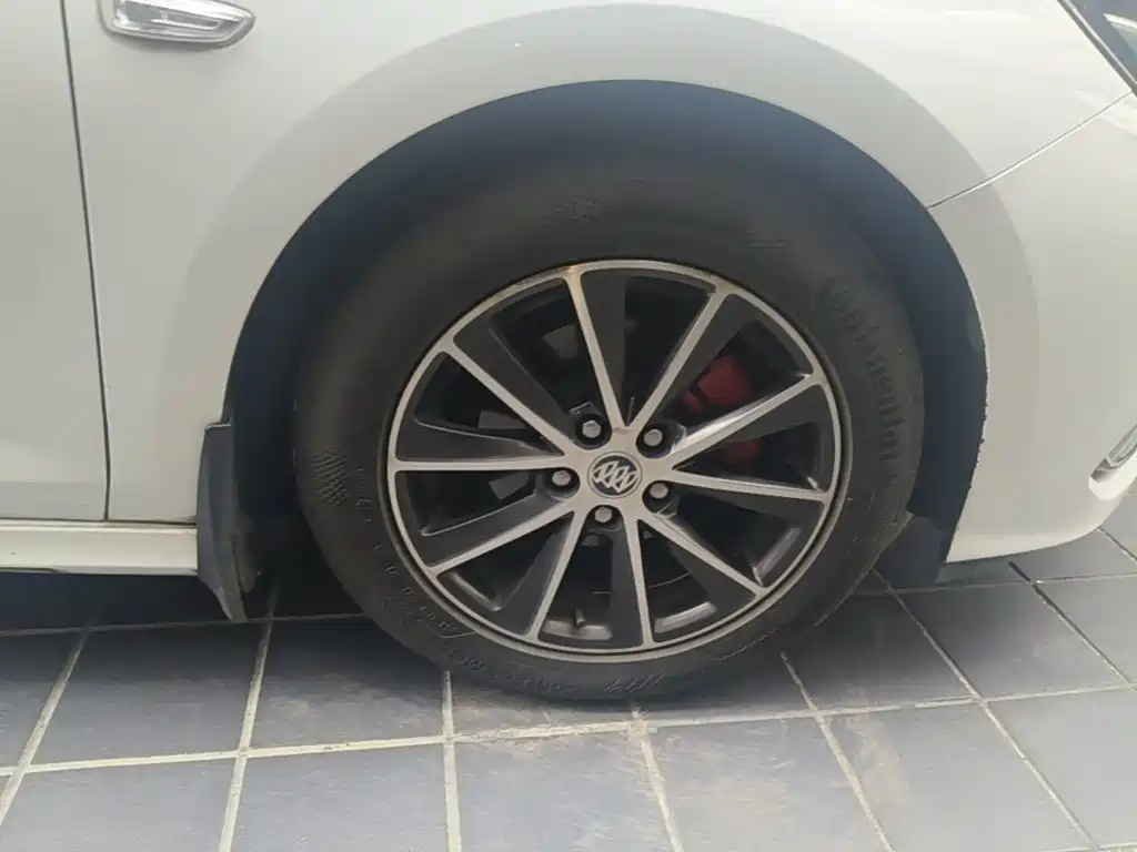 Фото 12 - Buick Verano