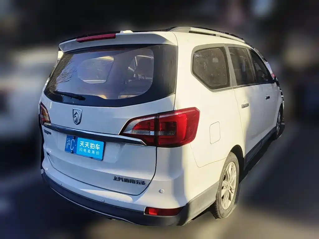 Photo 2 - Baojun 730