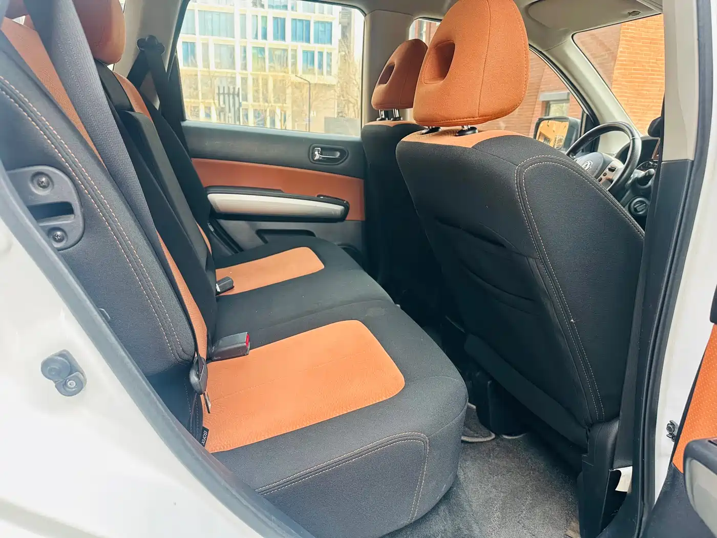 Dongfeng Fengdu MX6 2016 2016 2.0L CVT 2WD All-round Edition
