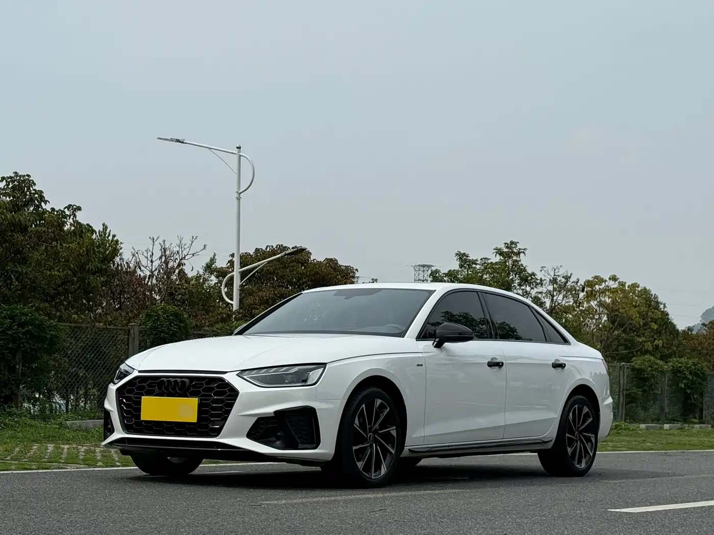 Audi A4L 2023 40 TFSI Luxury Sport