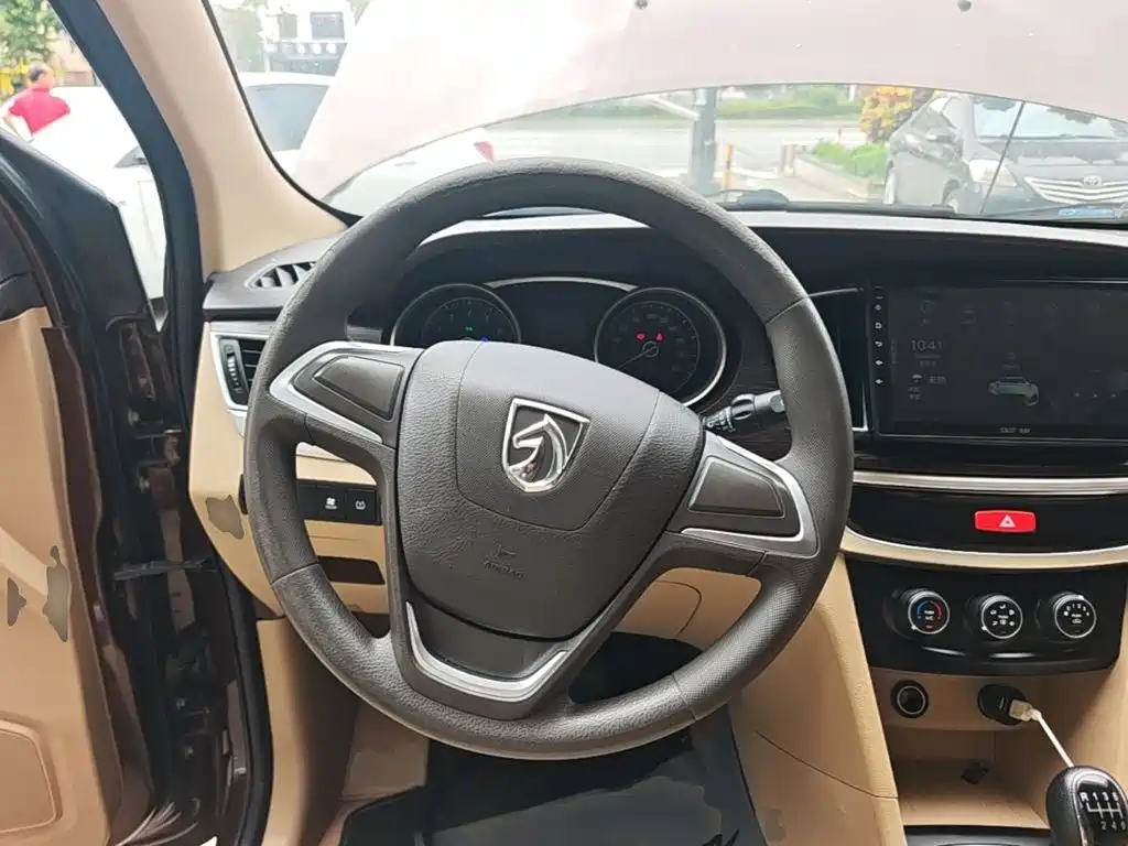 Baojun 730 2021 2019 1.5L Manual Value Edition 7-Seater China VI