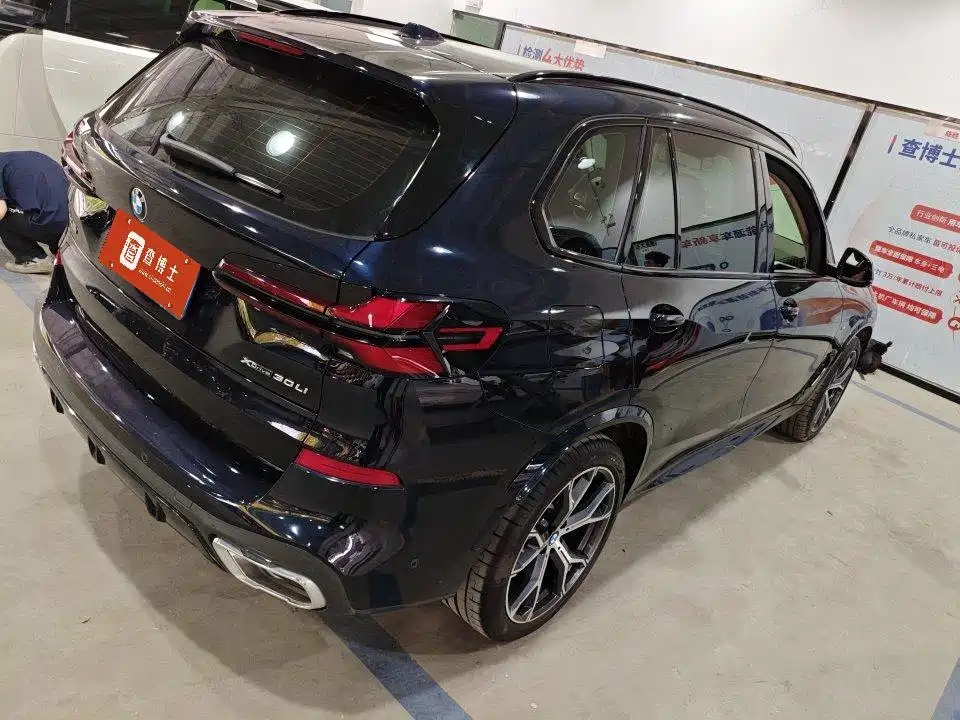 Photo 2 - BMW X5