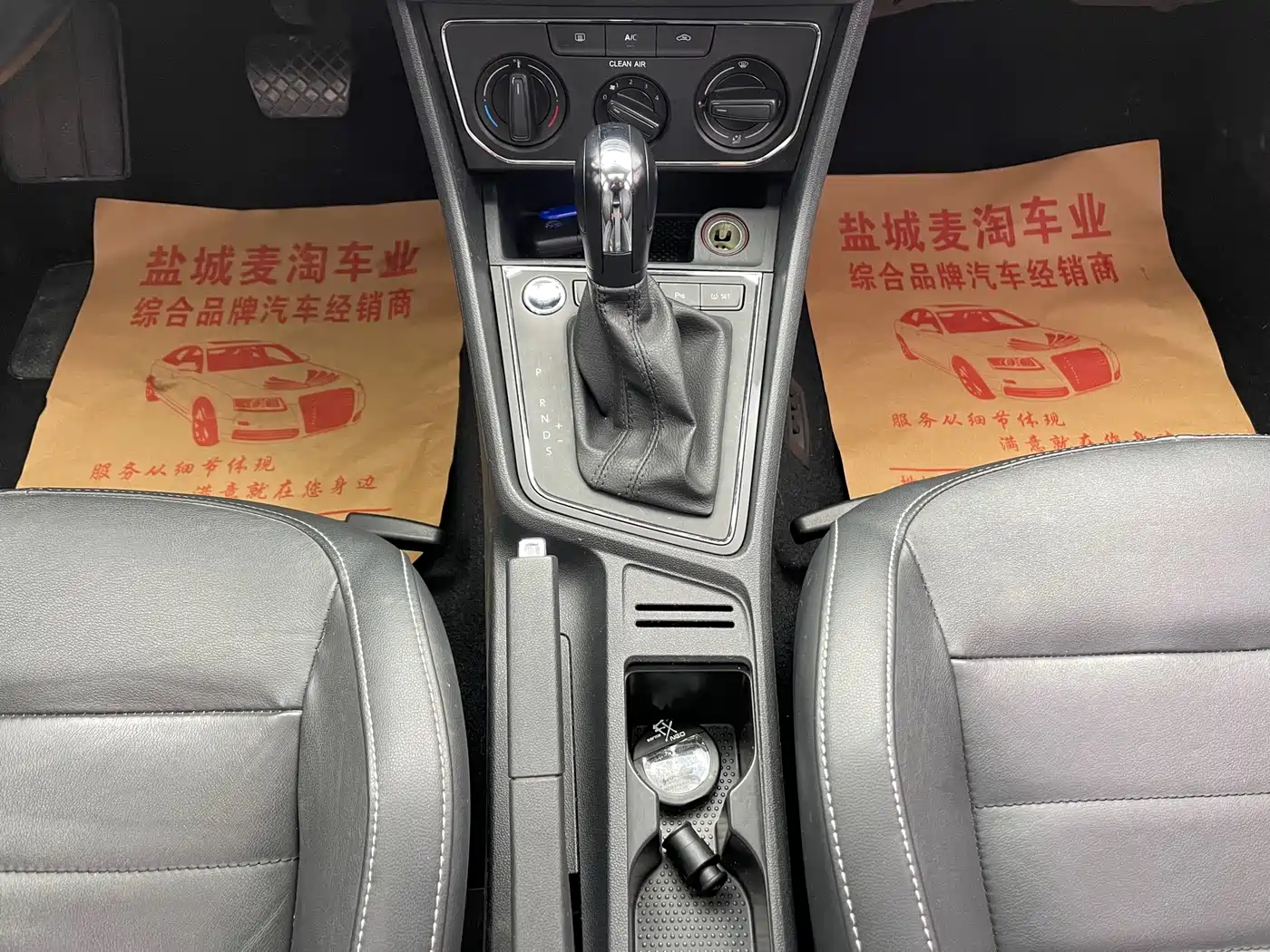 Volkswagen Lavida Tour 2017 1.6L Automatic Comfort Edition фото 13