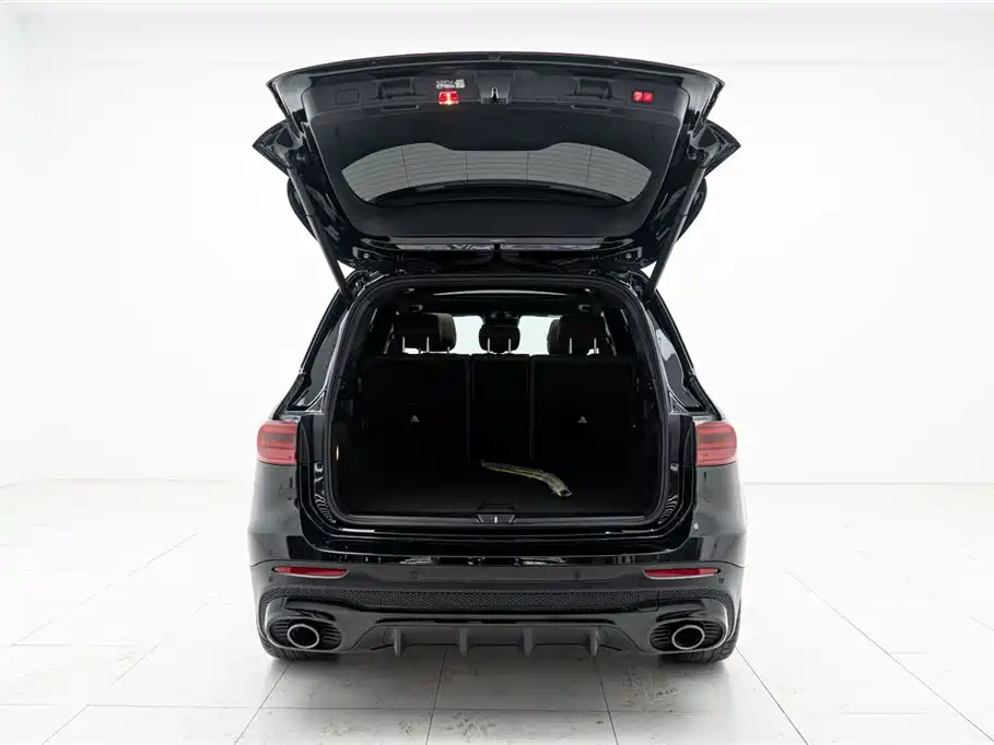 MERCEDES-BENZ GLB AMG