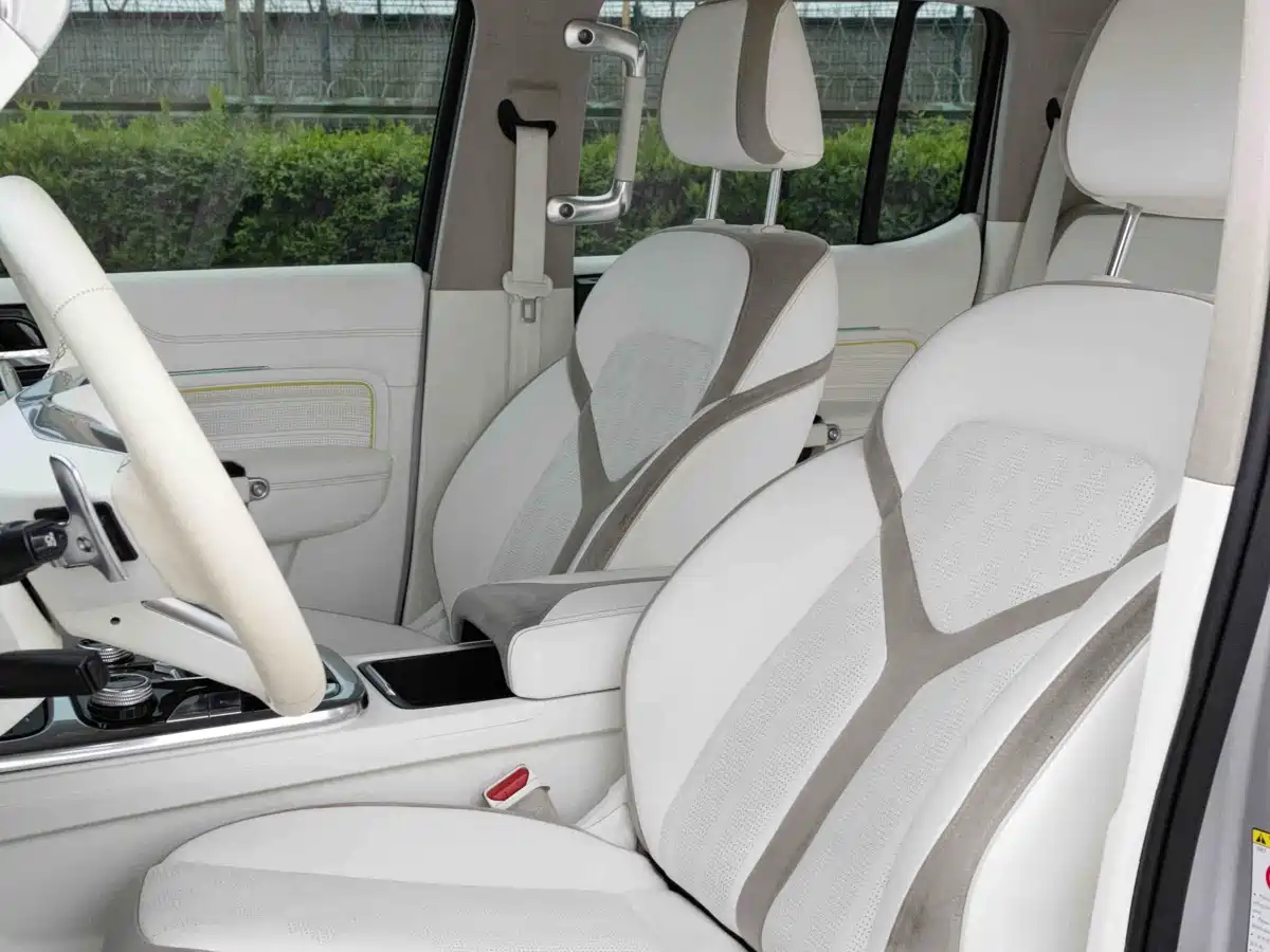 TANK CO CREATION TANK 300