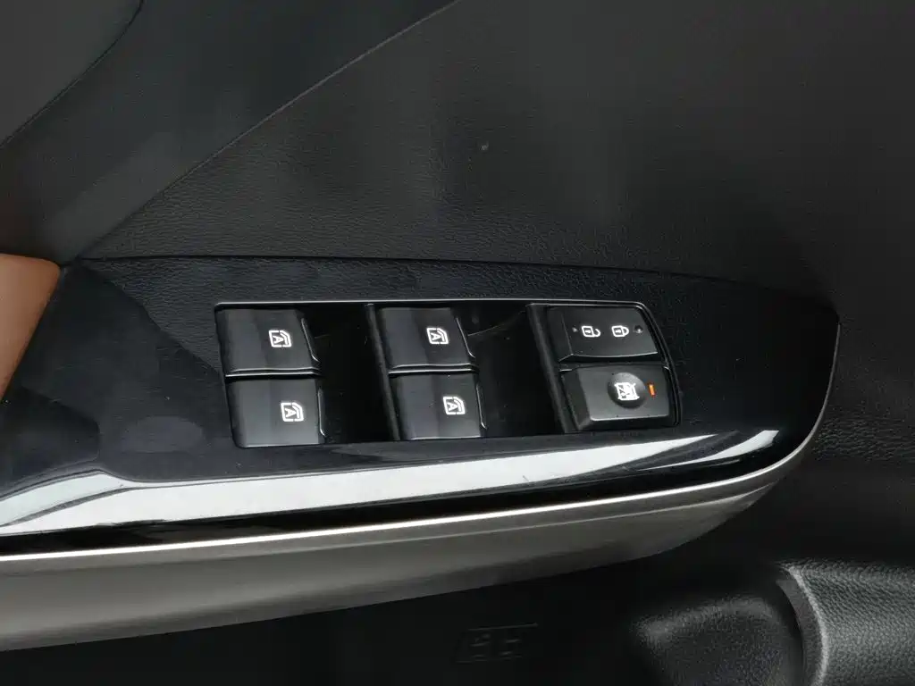 GAC Trumpchi Trumpchi GS7 2018 2017 320T 2WD Luxury Smart Connect